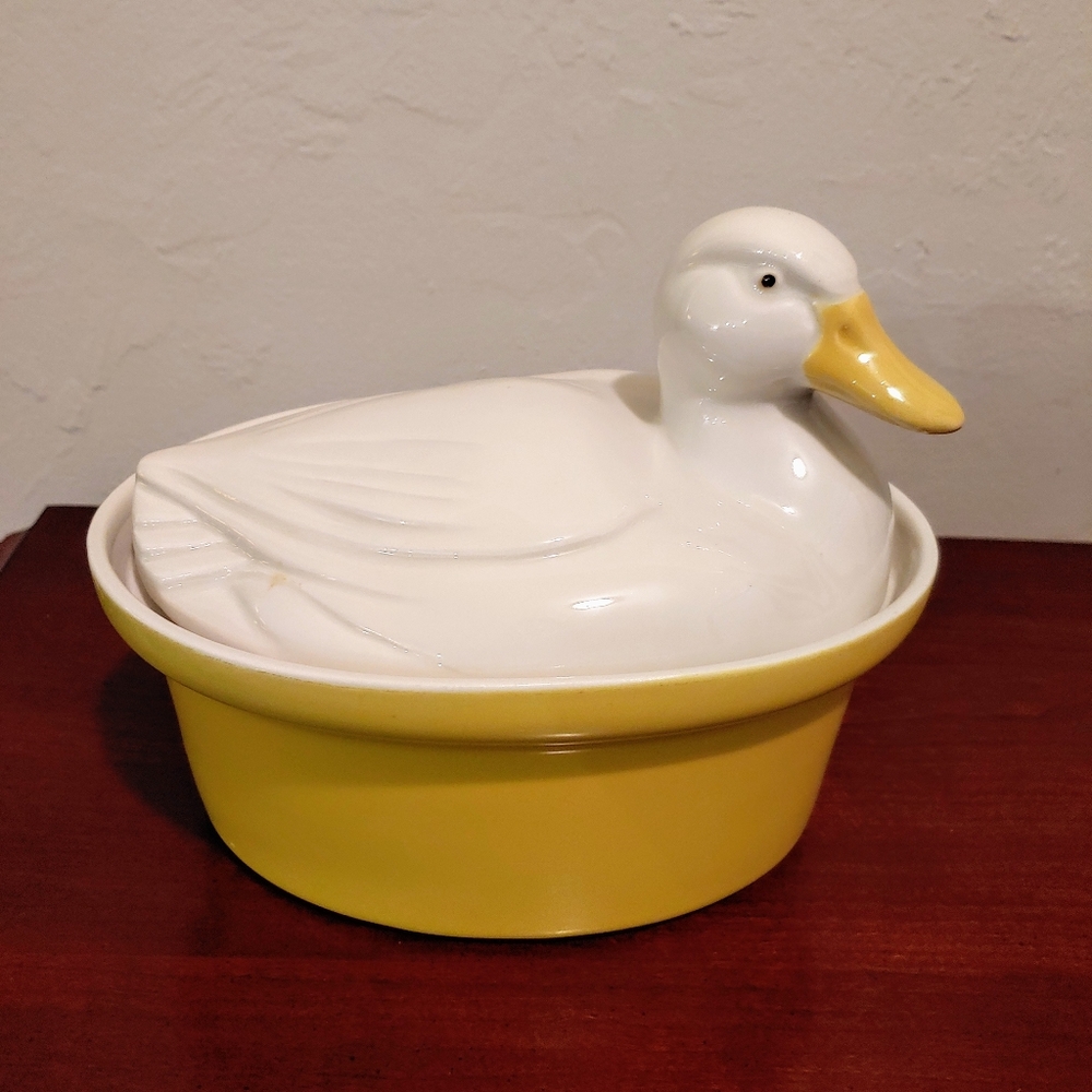 Vintage Carbone duck caserole baker
